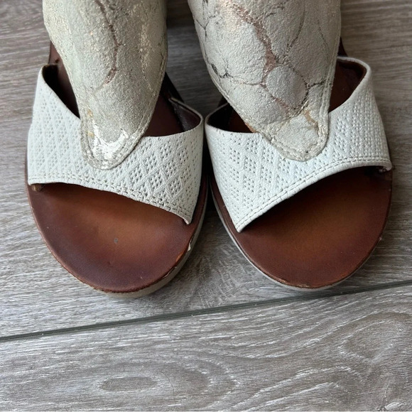 MJUS Metallic Leather Embossed Leather Block Heel Sandals - Picture 3 of 13